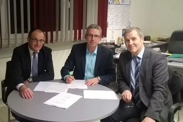Unterzeichnung Kooperationsvertrag Unterzeichnung Kooperationsvertrag